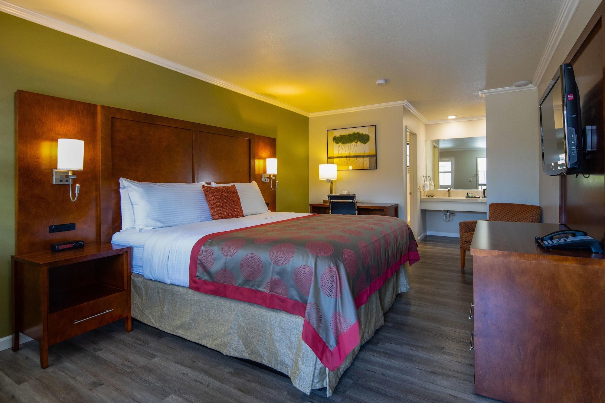 Ramada By Wyndham Mountain View Hotel Екстериор снимка