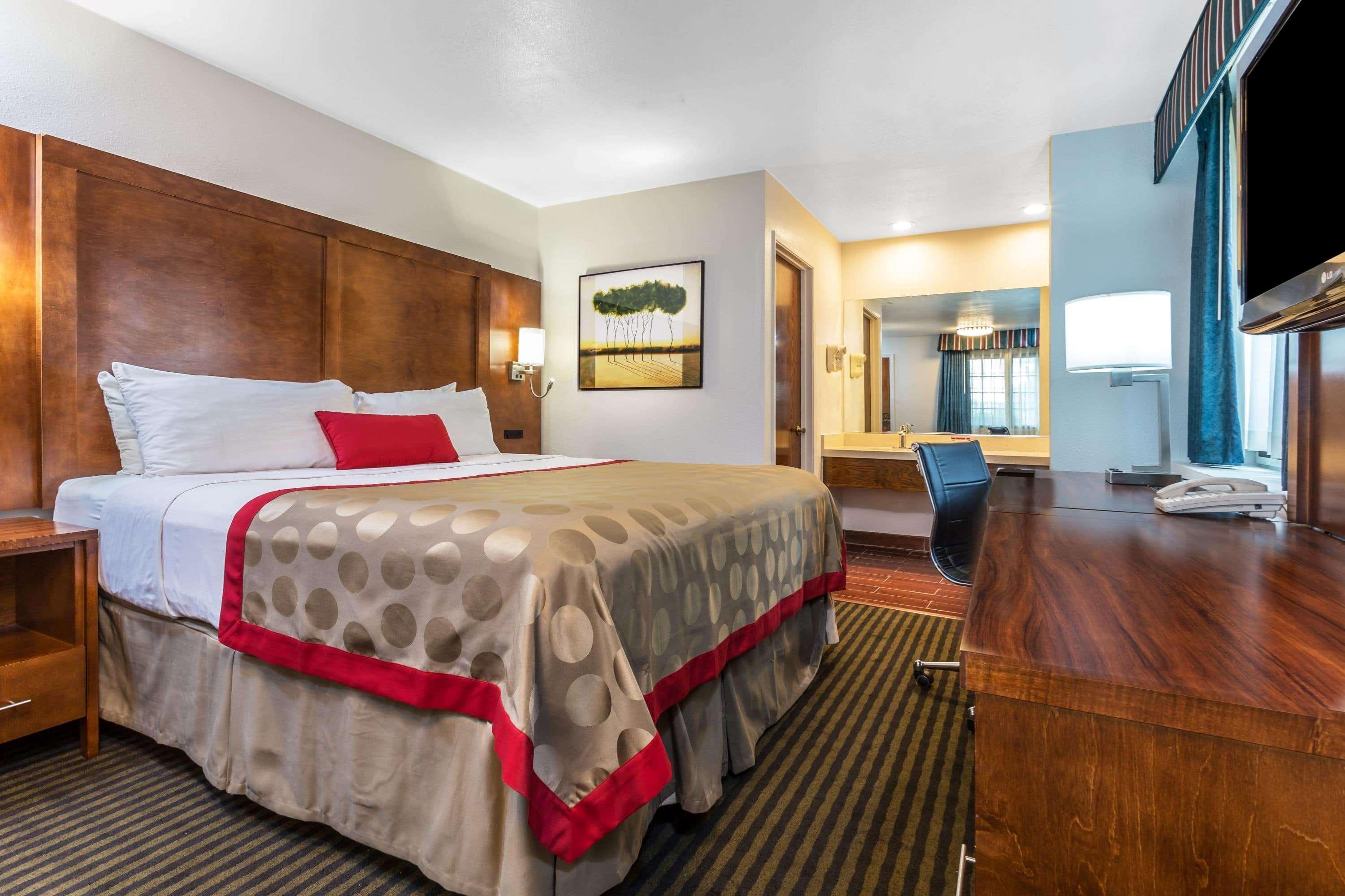 Ramada By Wyndham Mountain View Hotel Екстериор снимка